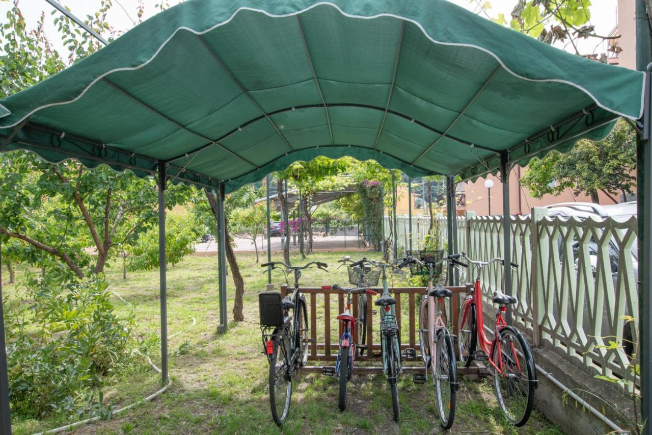 Residence Holidays ปิเอตราลิกูเร ภายนอก รูปภาพ