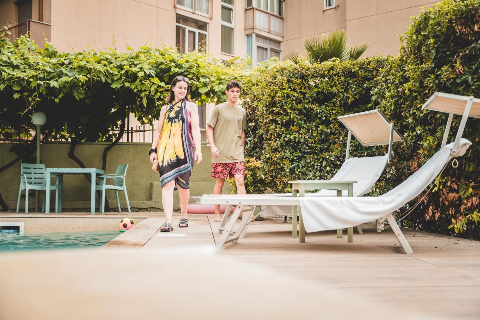 Residence Holidays ปิเอตราลิกูเร ภายนอก รูปภาพ