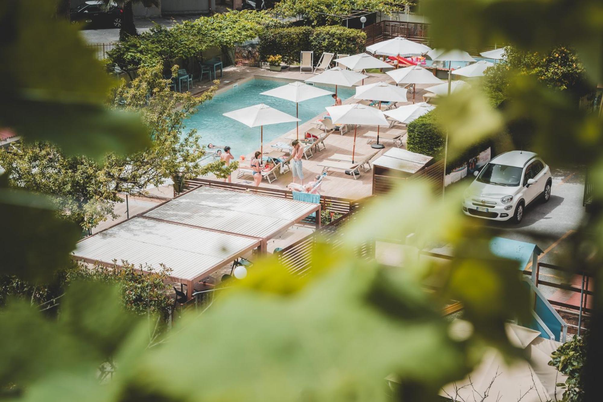 Residence Holidays ปิเอตราลิกูเร ภายนอก รูปภาพ
